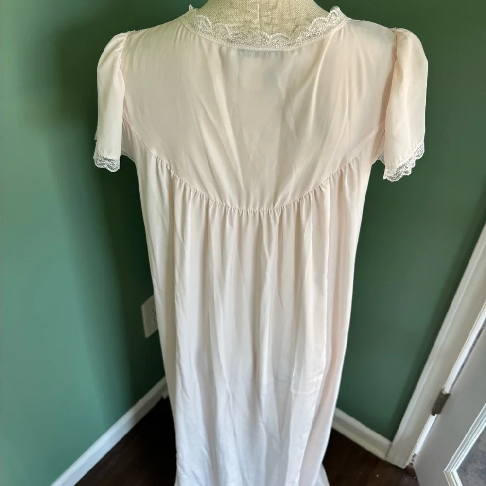 Vintage Christian Dior nightgown - Picture 8 of 12
